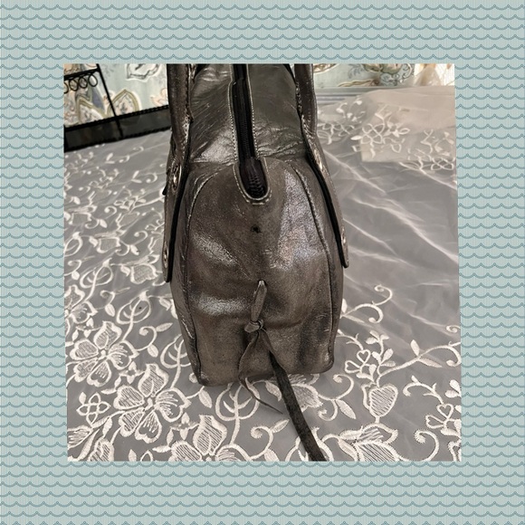 Blaque Metallic Hand Bag USED - Picture 9 of 10